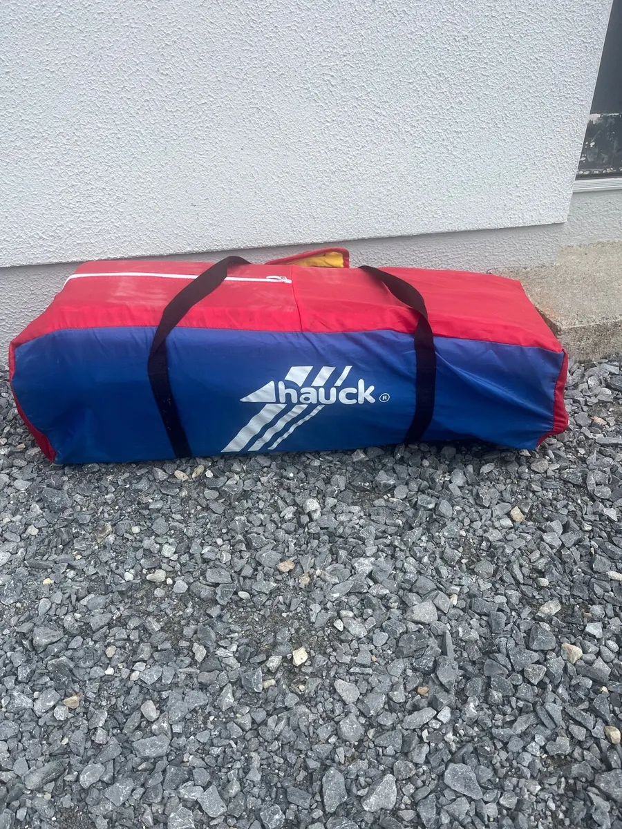 Travel cot