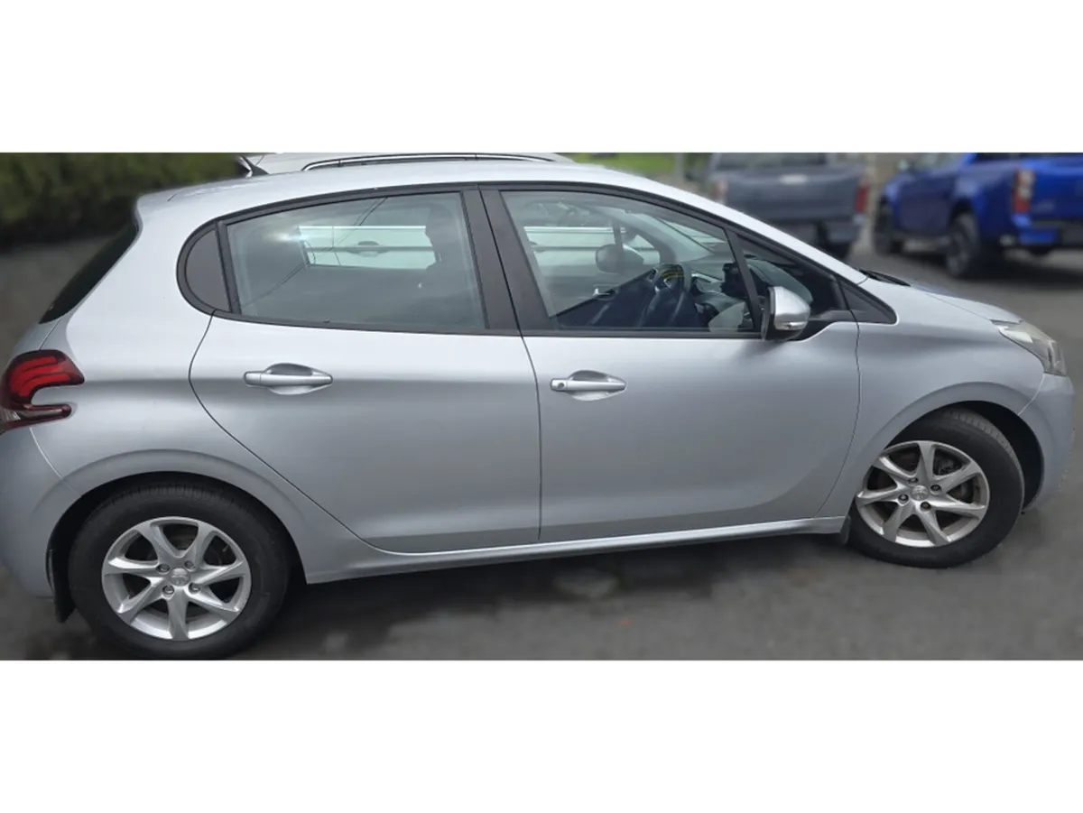 Peugeot 208 ACTIVE 1.0 4DR - Image 2