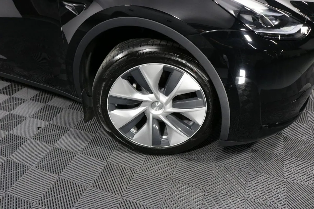 Tesla Model Y RWD - Image 3