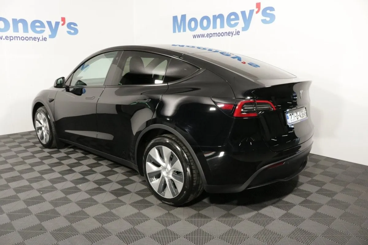 Tesla Model Y RWD - Image 4