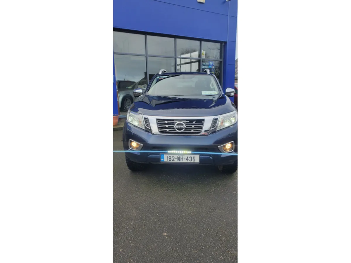 Nissan Navara 2.3 LE LEATHER CREW CAB 190 4DR - Image 1