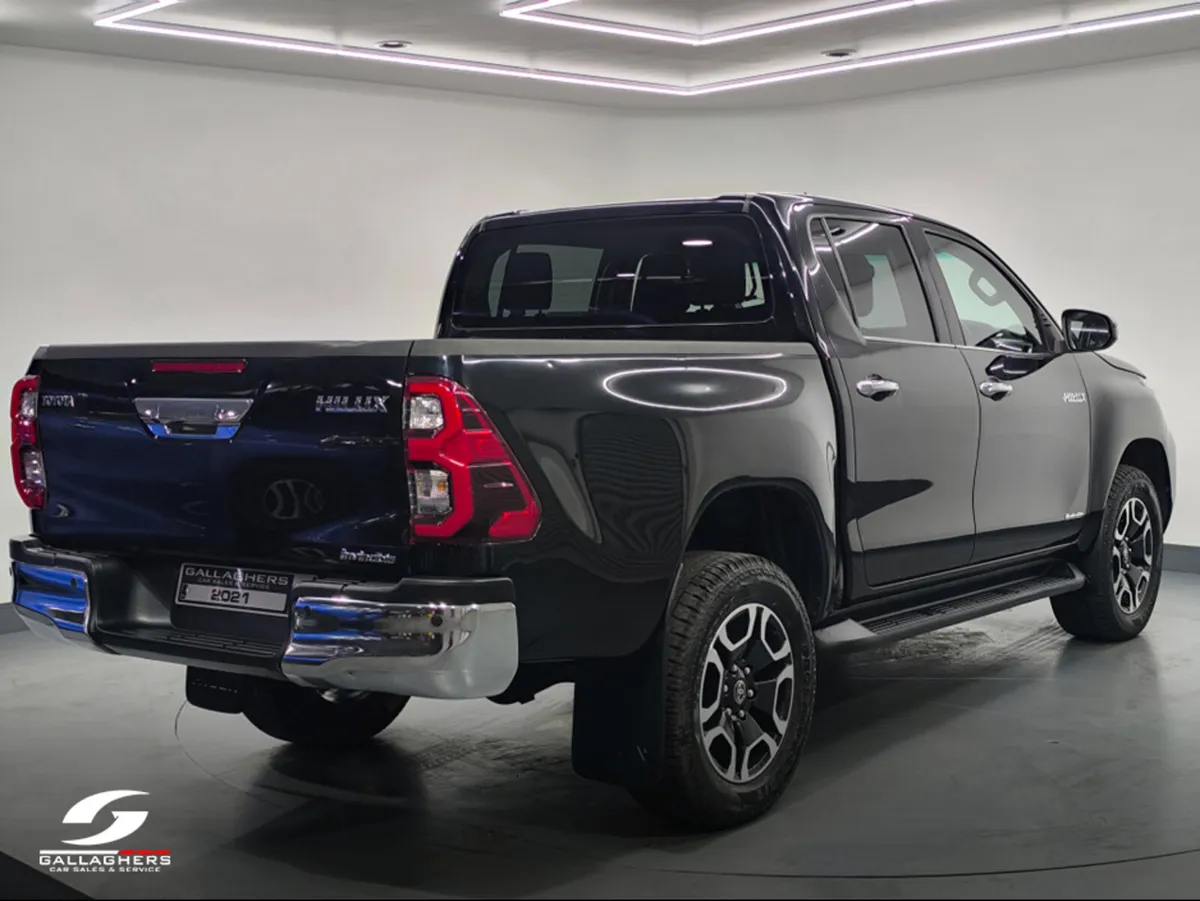 Toyota Hilux (211) INVINCIBLE 2.4 D-4D 4WD - Image 4