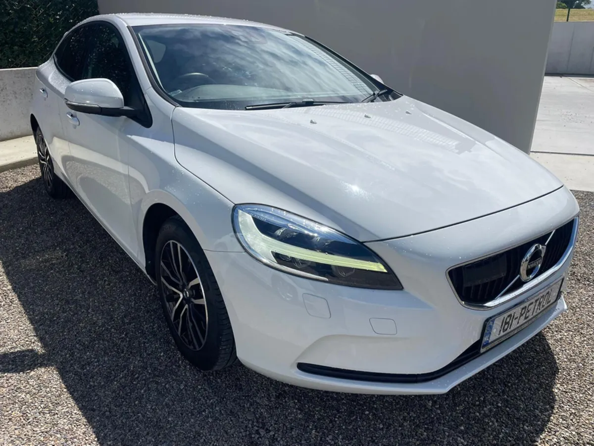 Volvo V40 1.5 AUTO T3 - Image 1
