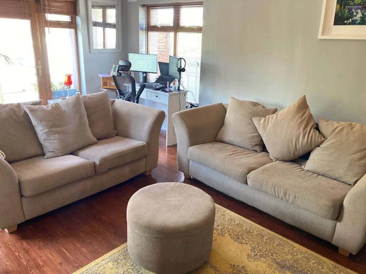 Couches - Image 3