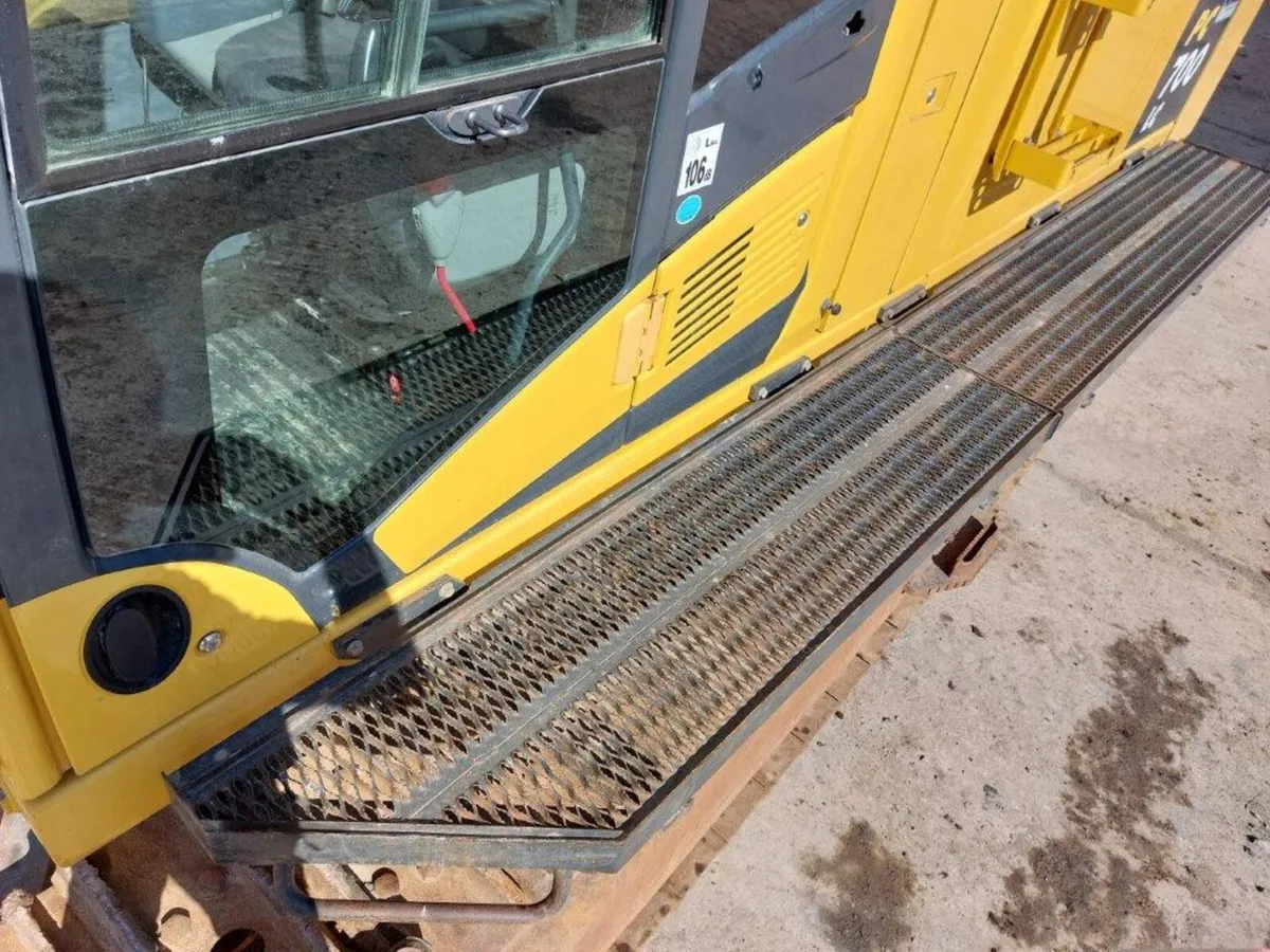 Komatsu PC700LC-11 - Image 2