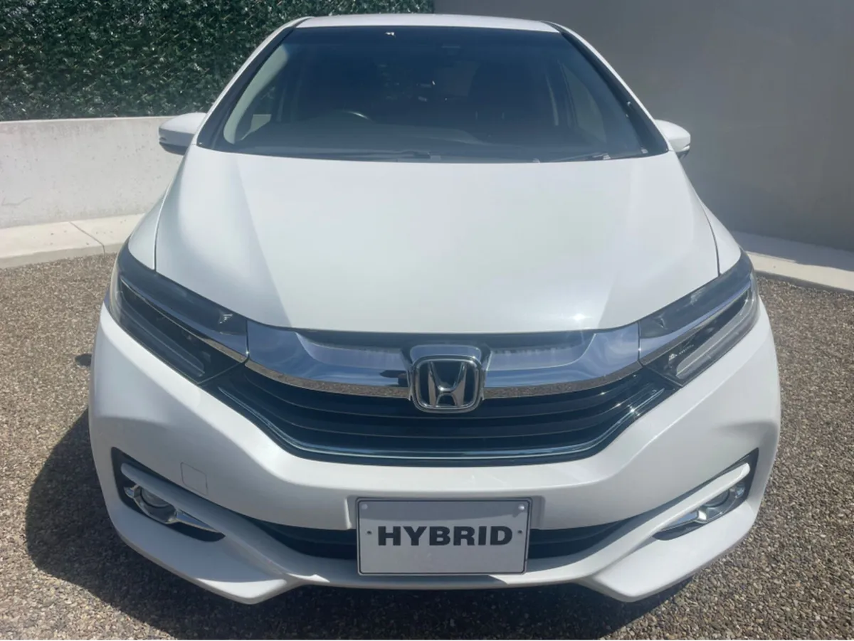 Honda Shuttle 1.5 hybrid - Image 2