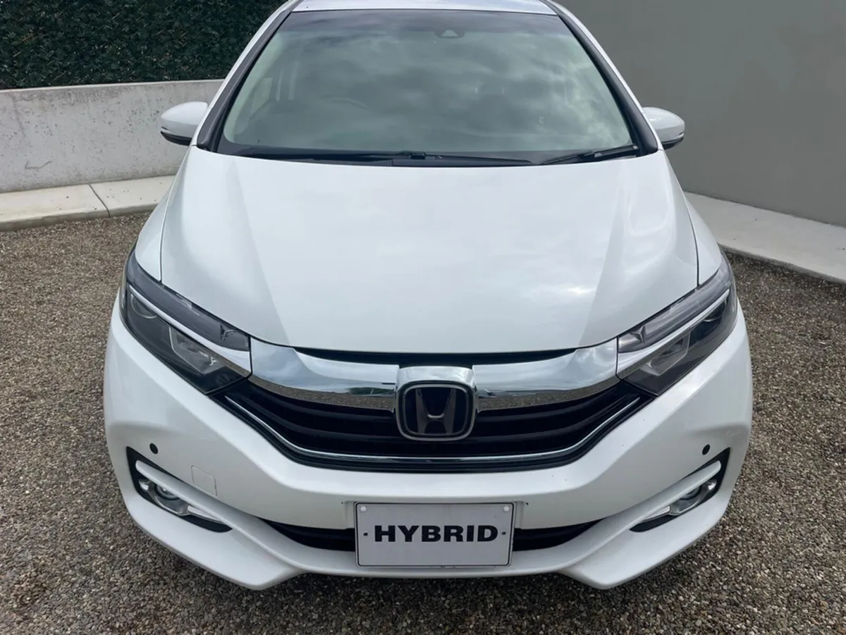 Honda Shuttle 1.5 hybrid - Image 2