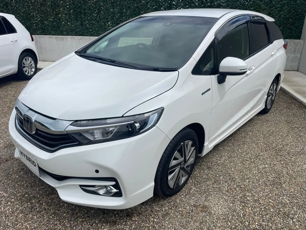 Honda Shuttle 1.5 hybrid - Image 3