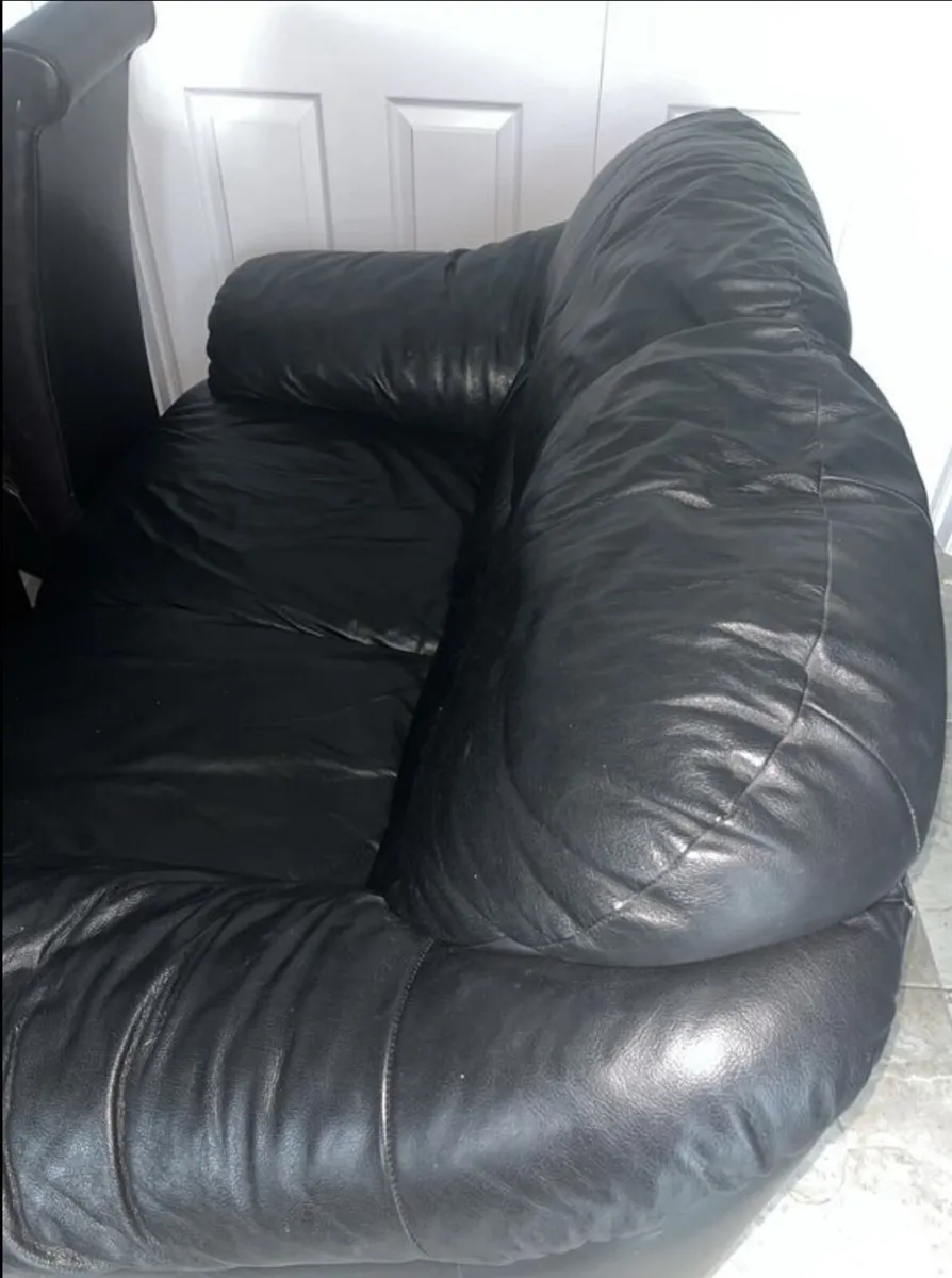 Black sofa - Image 3