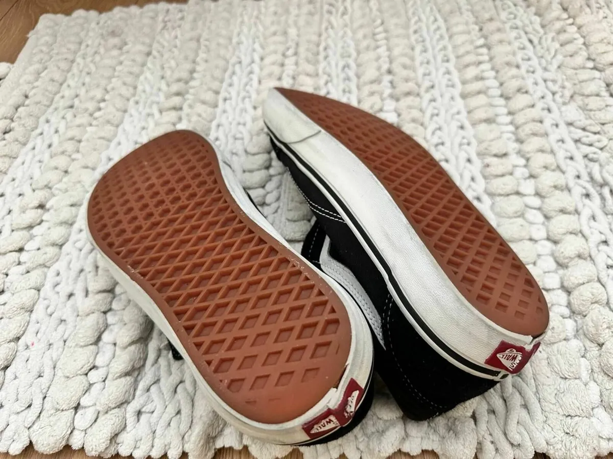 Vans Slip-On Classics - Image 1
