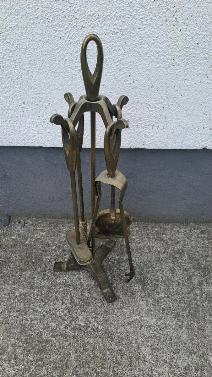 Antique Brass Fire set - Image 1
