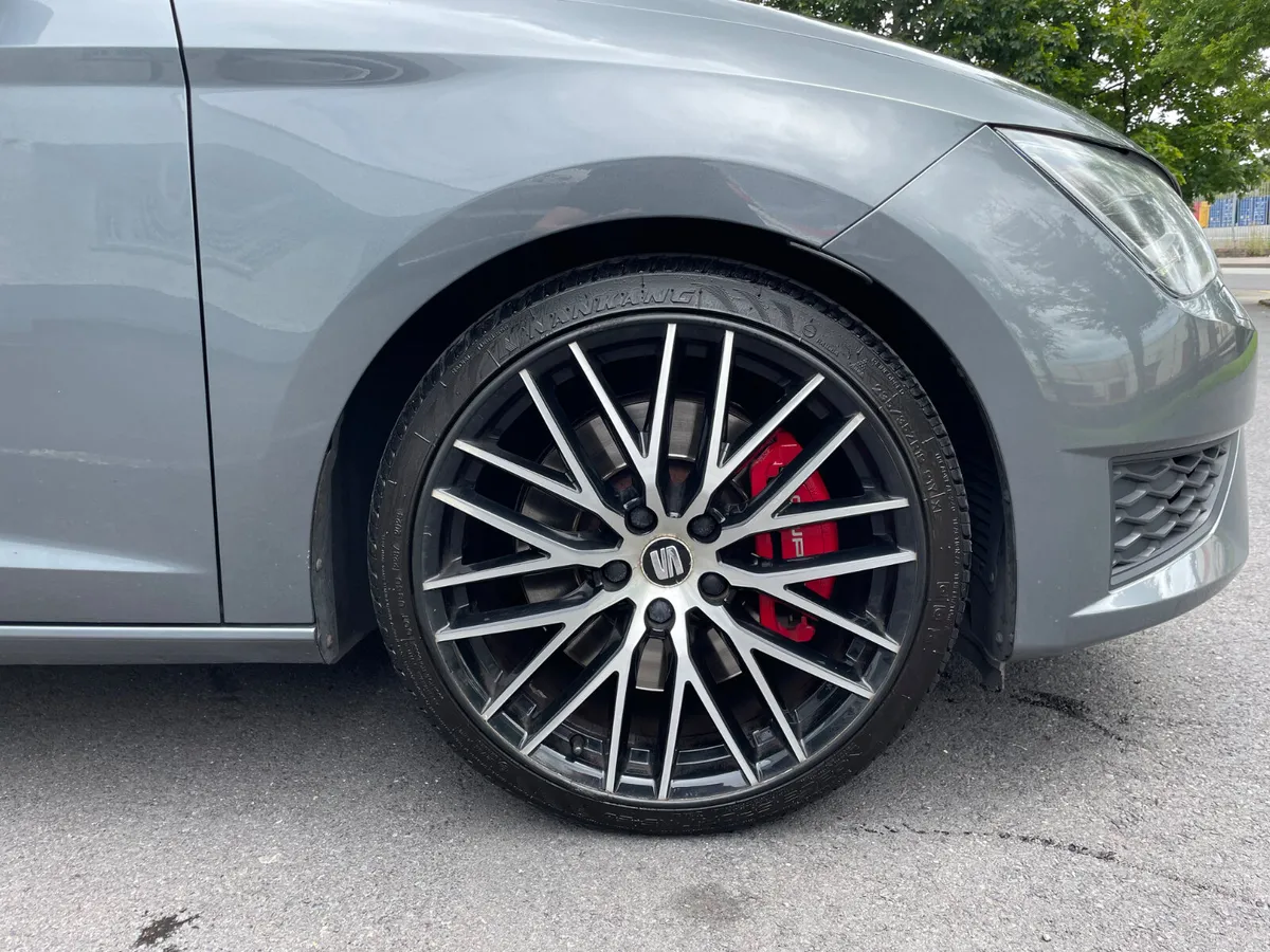 ST 2.0 TSI 290HP CUPRA DSG - PAN ROOF - BLUETOOTH - Image 2