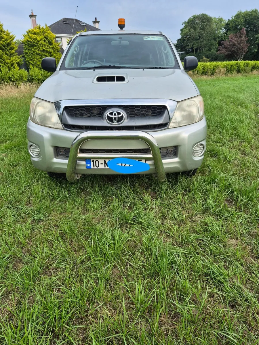 Toyota Hilux 2010 - Image 1