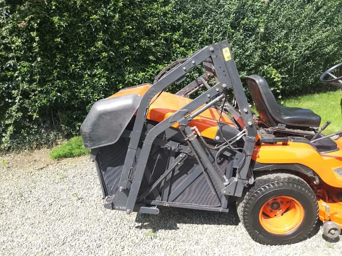 Kubota G23 high tip mower - Image 4