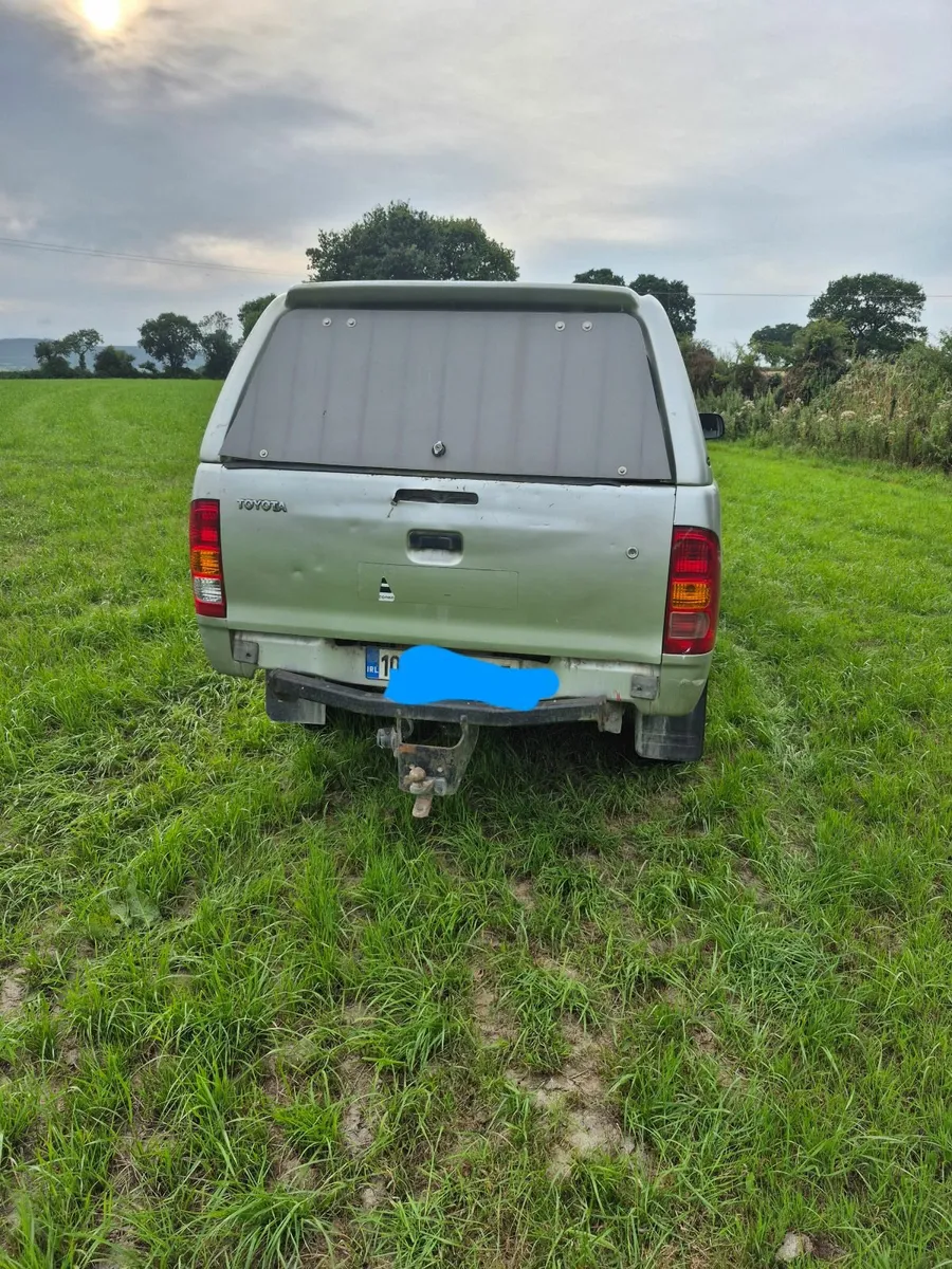 Toyota Hilux 2010 - Image 3