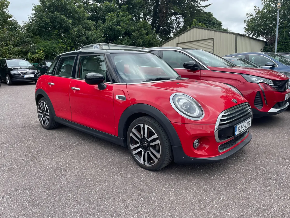 Mini Cooper 2019 - Image 1