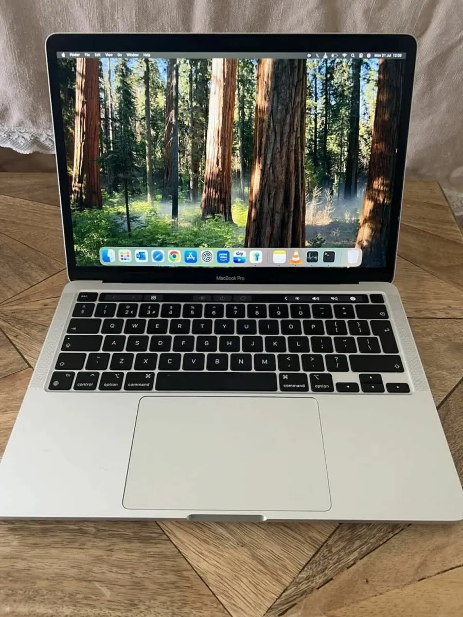 MacBook Air M1 2020 - Image 1