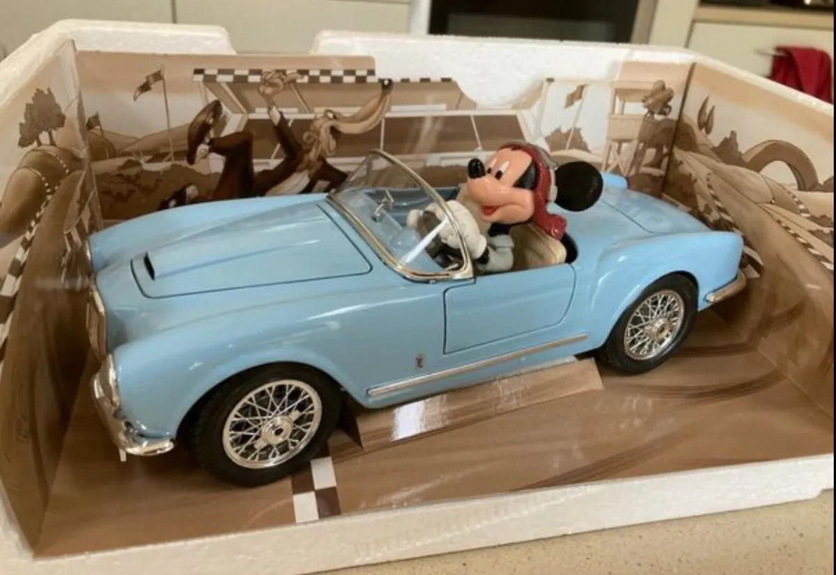 Mickey Mouse Disney Lancia Aurelia 1/18 Burago - Image 2