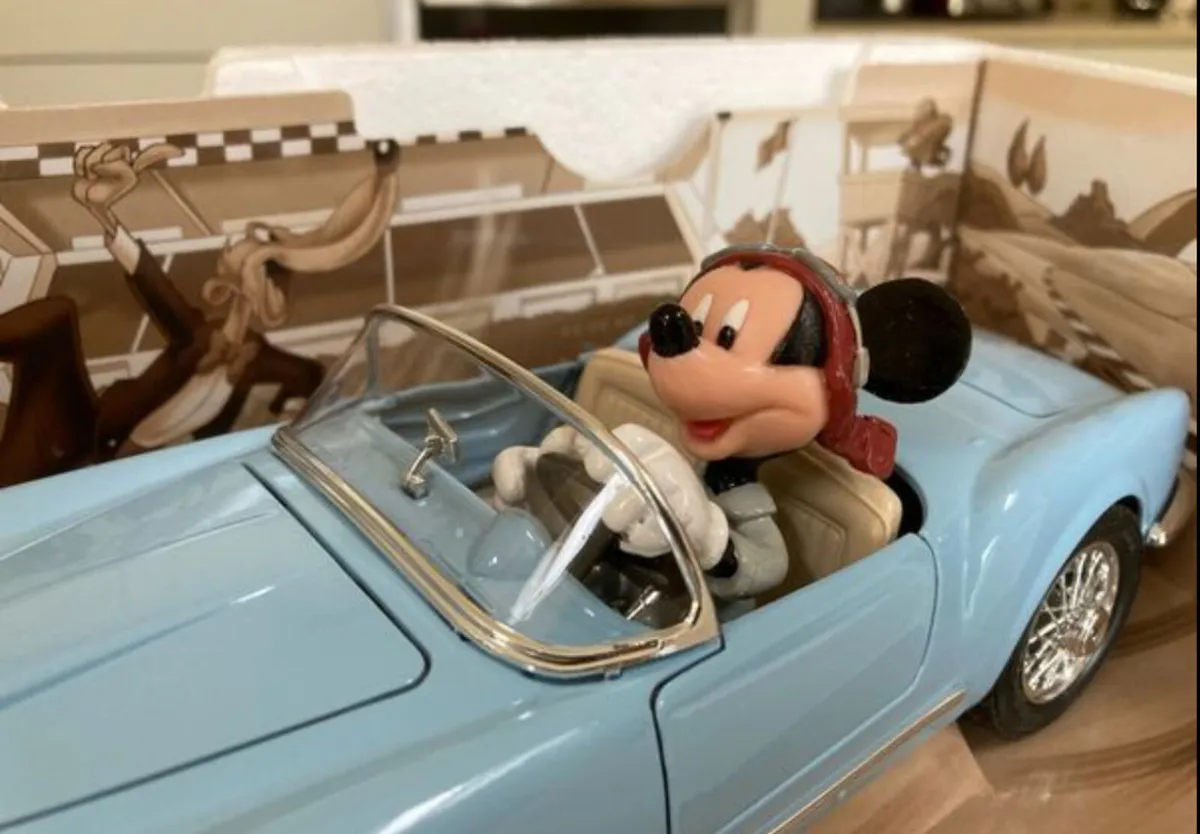Mickey Mouse Disney Lancia Aurelia 1/18 Burago - Image 4