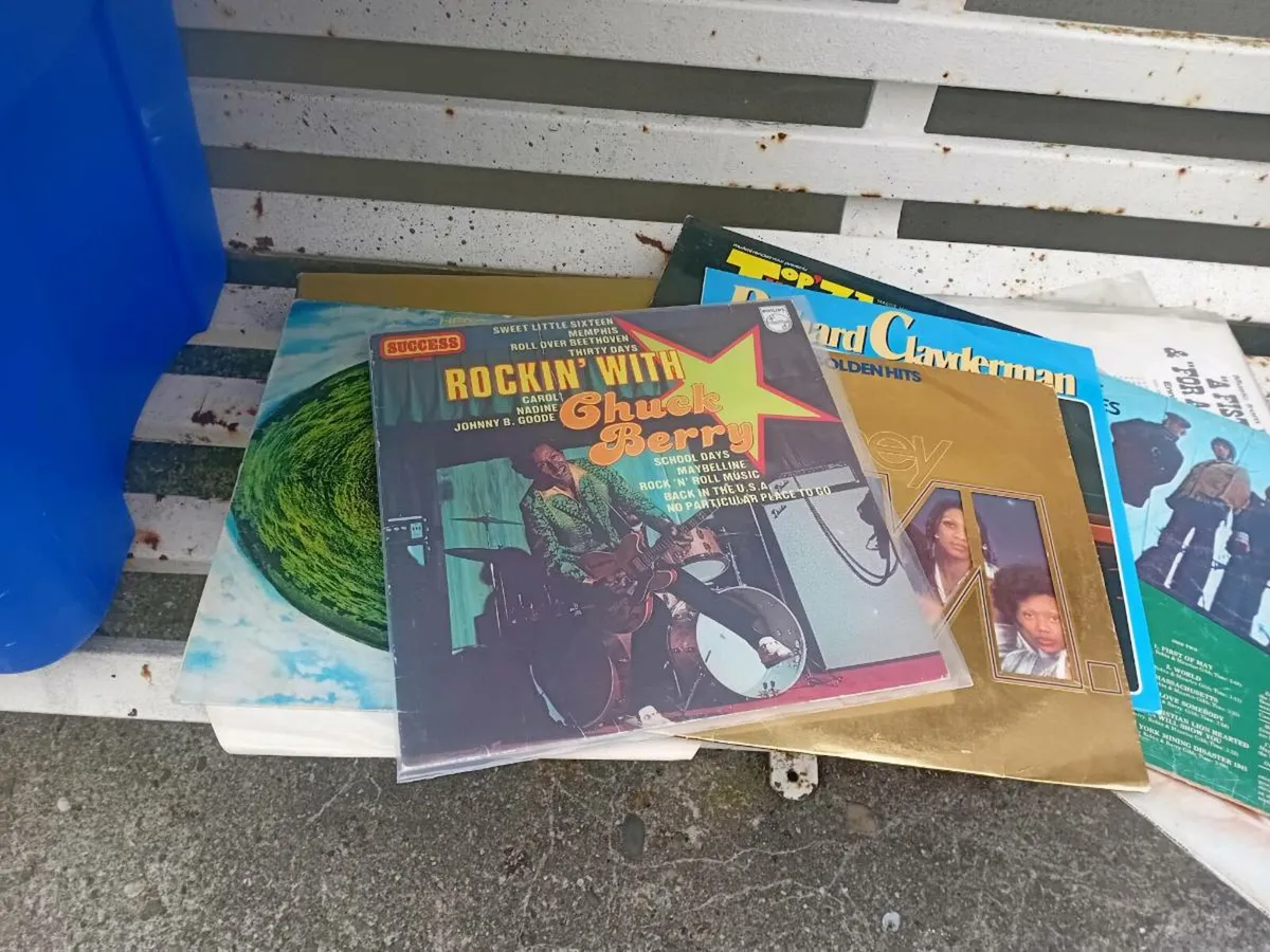 Records and cds - Image 2