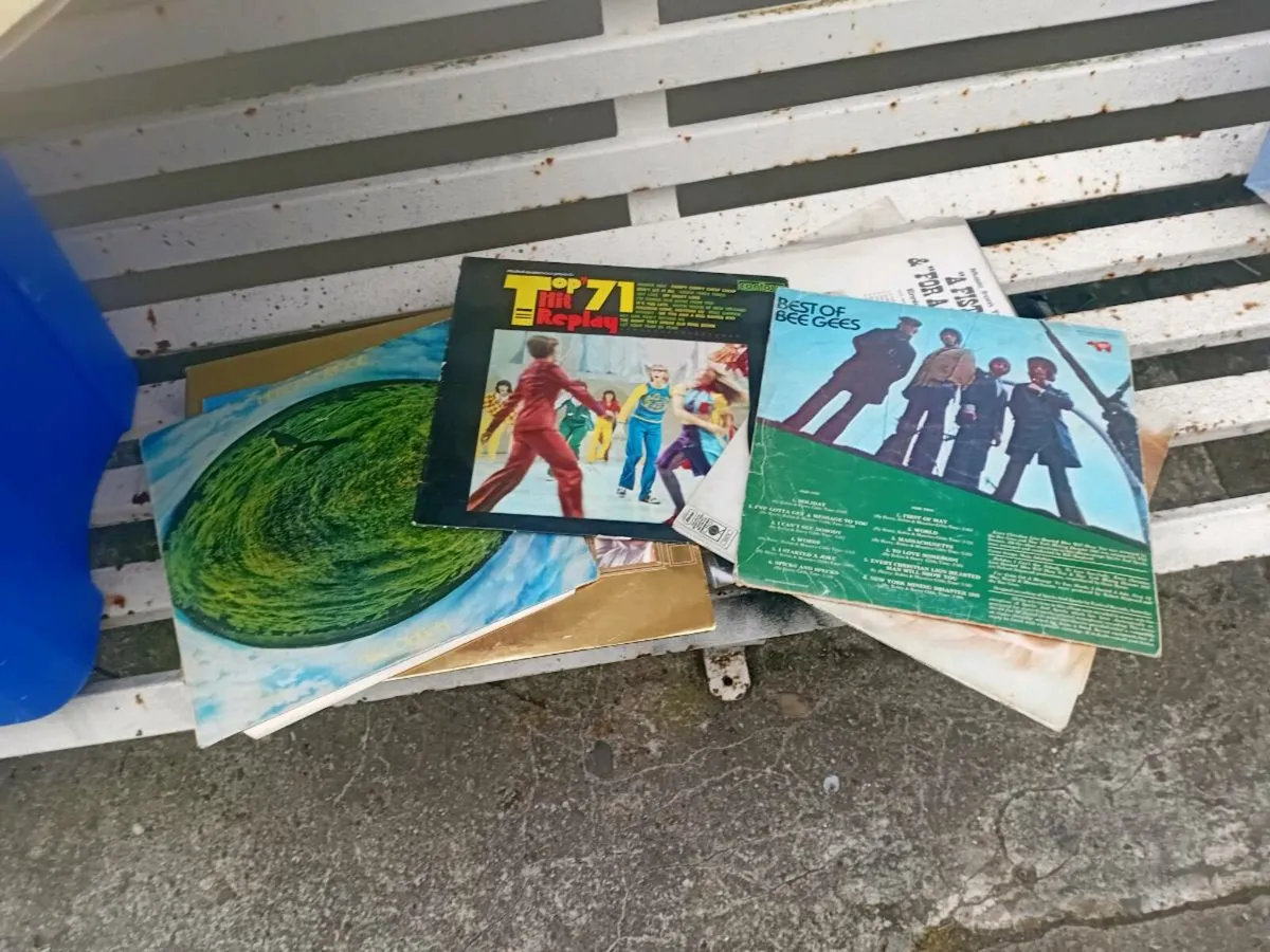 Records and cds - Image 3