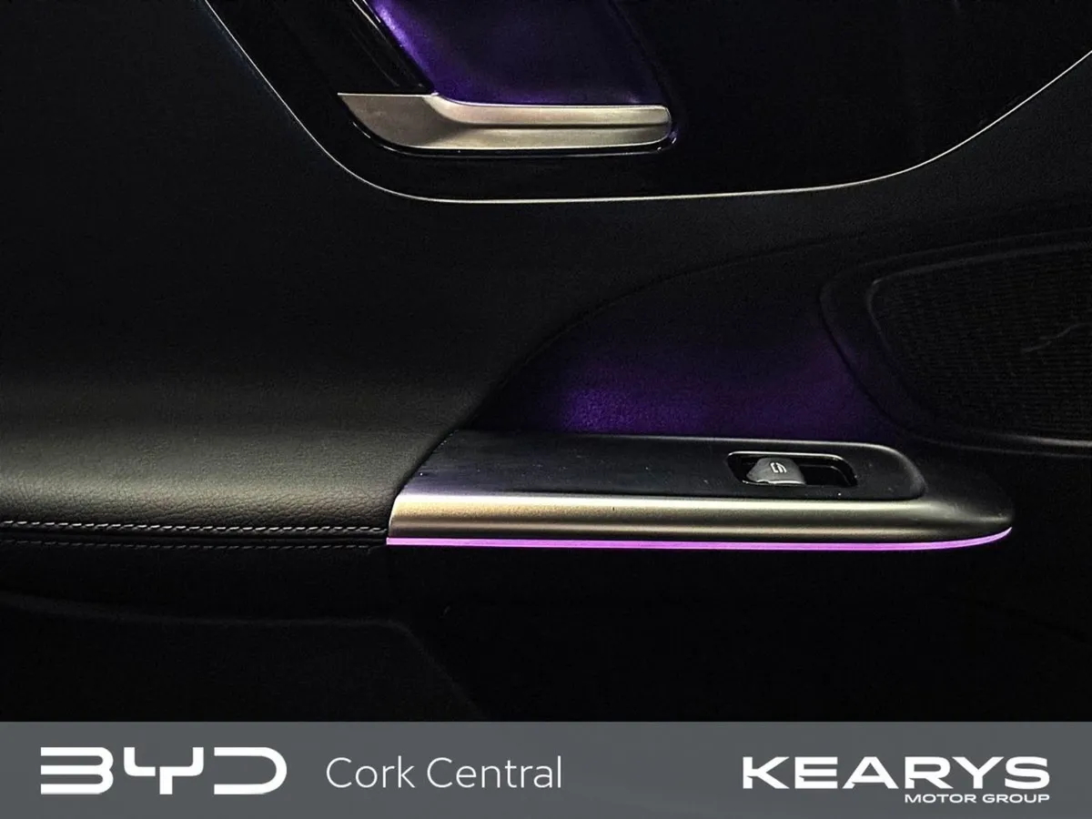 Mercedes-Benz C-Class C 300 E Phev AMG Line Premi - Image 4
