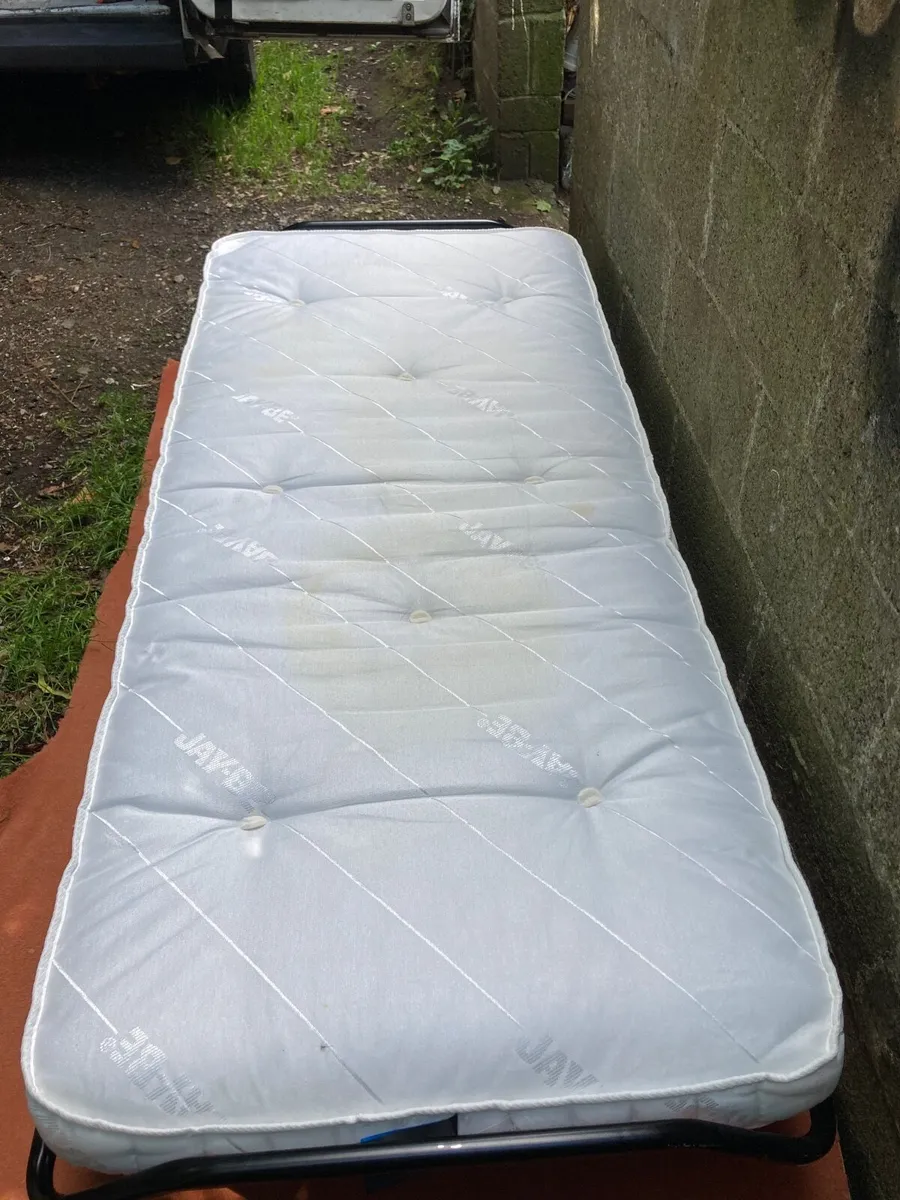 Kids fold up bed - Image 4