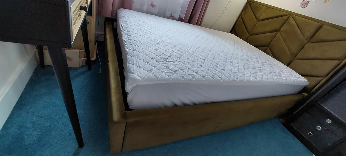 Double bed - Image 2