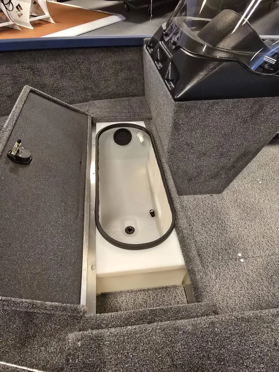 Alumacraft Escape 165 Aluminum Boat with Trailer - Image 3