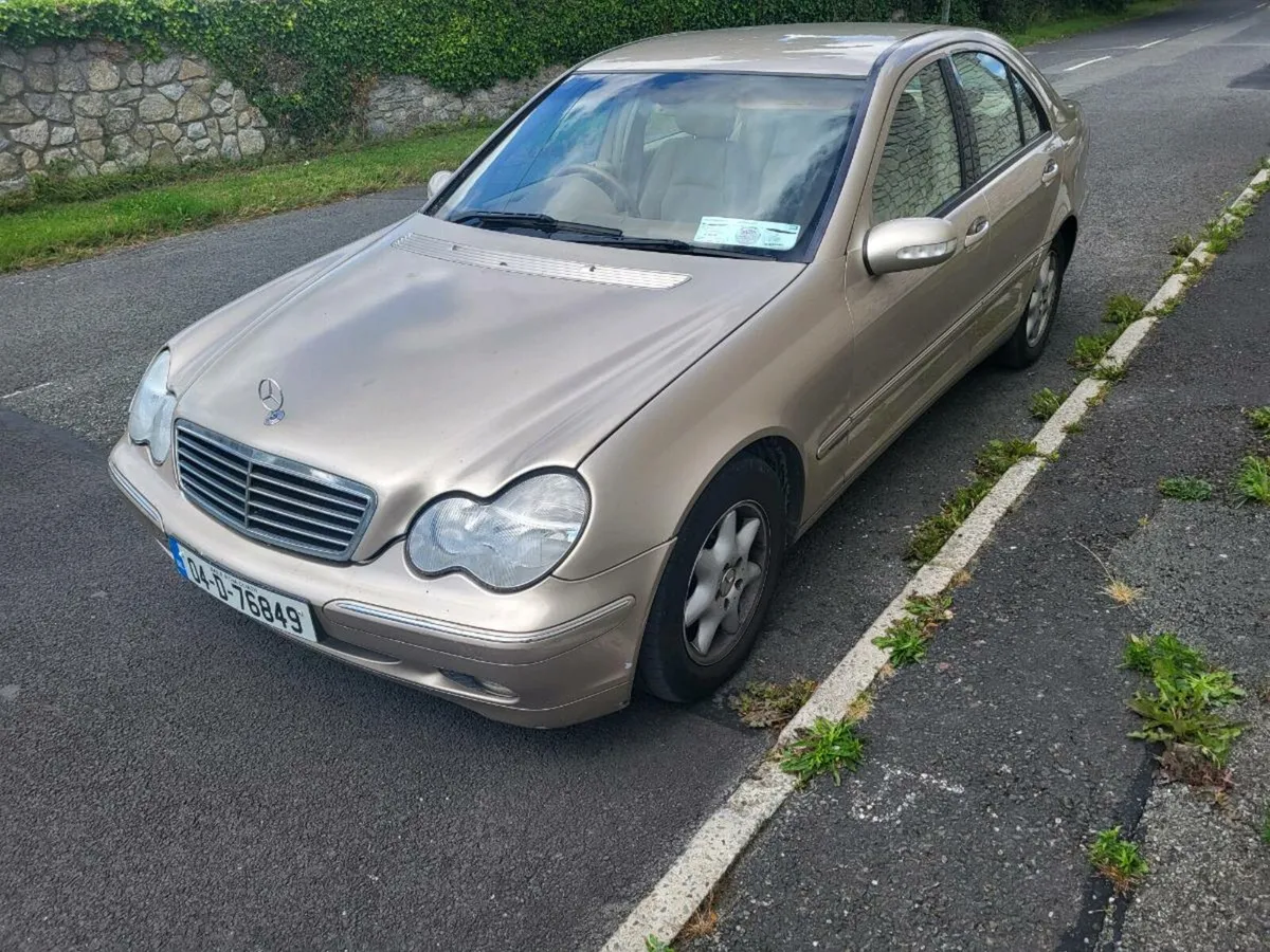 Mercedes  c180 automatic  04 elegance taxed  10/25 - Image 2