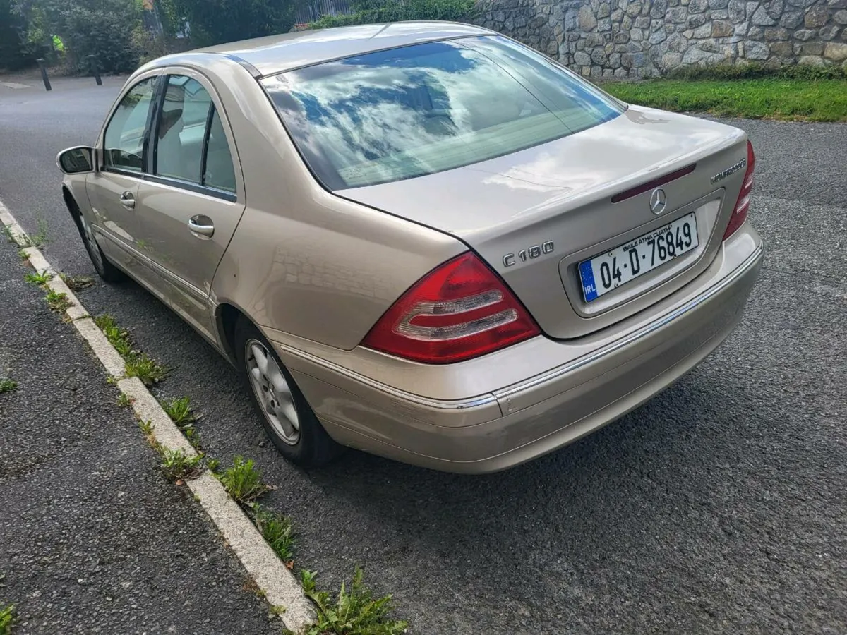 Mercedes  c180 automatic  04 elegance taxed  10/25 - Image 3