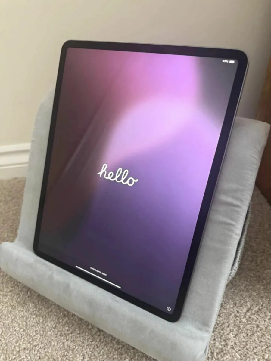 Apple iPad Pro 4th Gen. 12.9 inch/ 128 gb - Image 1