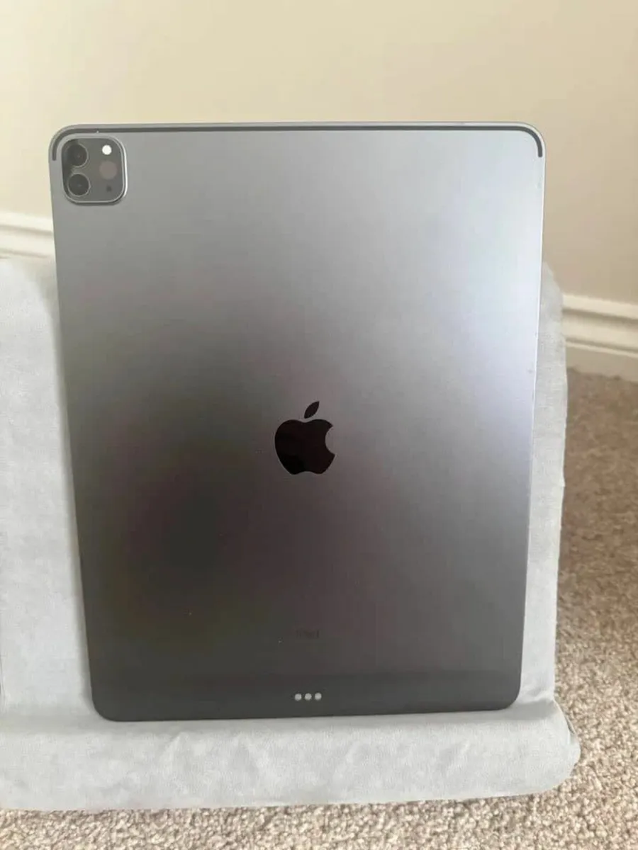 Apple iPad Pro 4th Gen. 12.9 inch/ 128 gb - Image 2