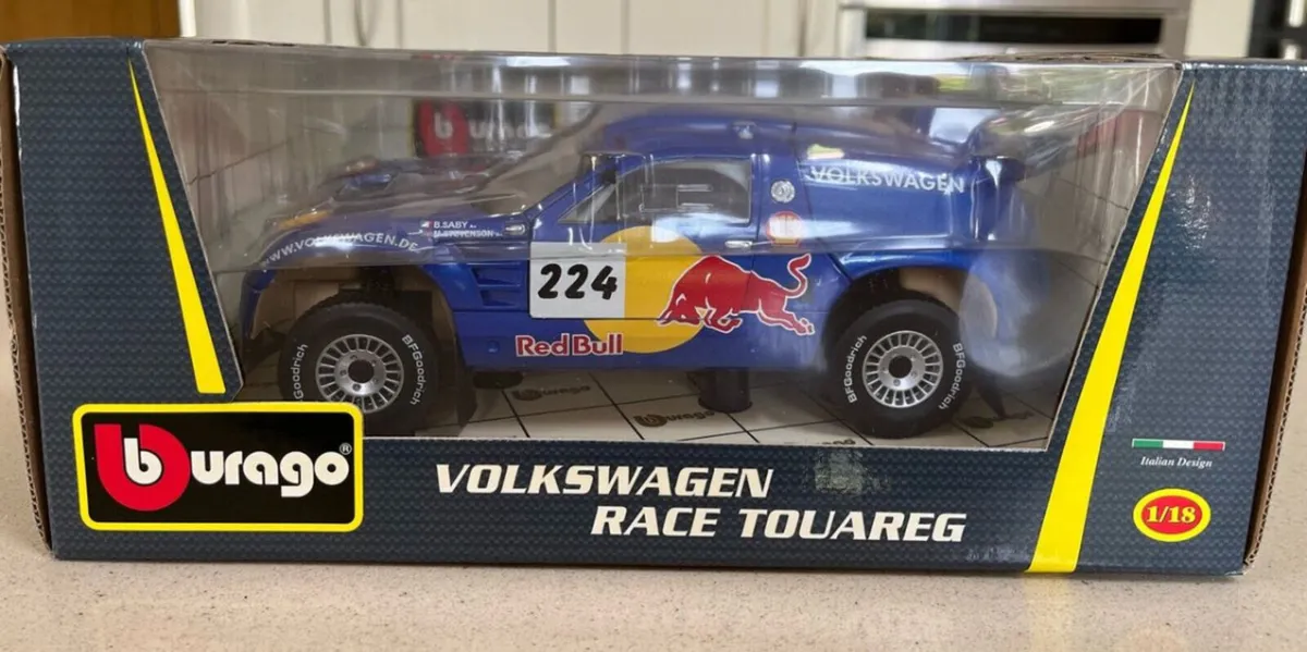 Volkswagen Rally Race Touareg 1/18 Burago Rare - Image 1