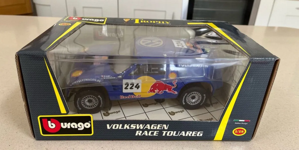Volkswagen Rally Race Touareg 1/18 Burago Rare - Image 2