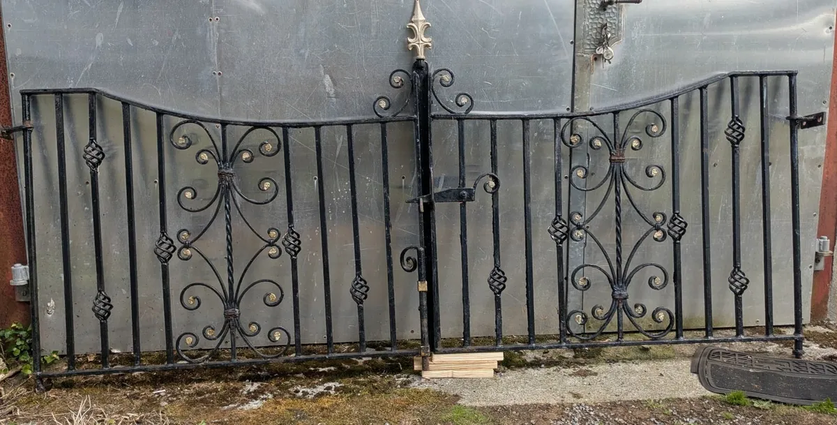 House Gates - Image 2