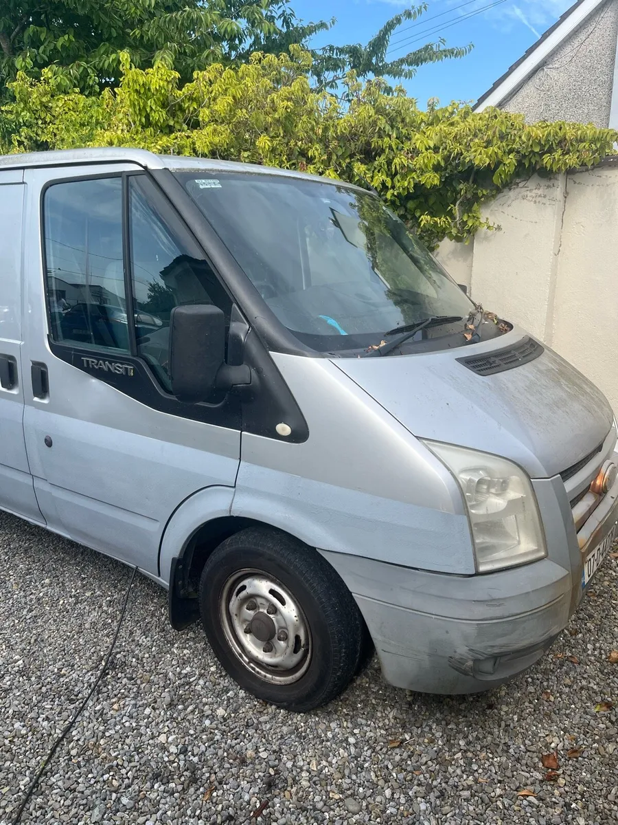 Transit van - Image 3