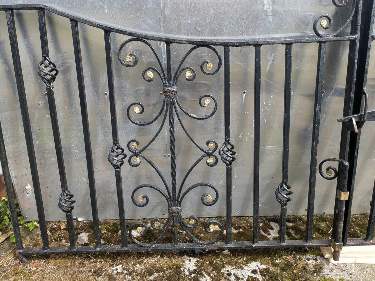 House Gates - Image 4