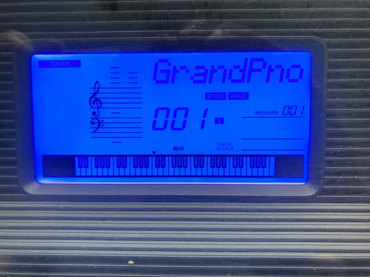 Yamaha PSR-E423 full size keyboard / synth - Image 2