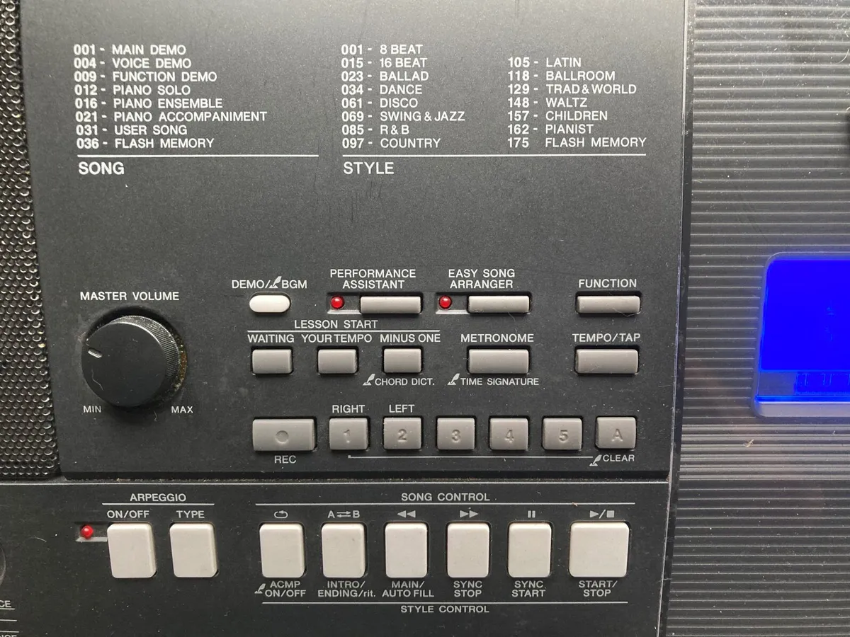 Yamaha PSR-E423 full size keyboard / synth - Image 3