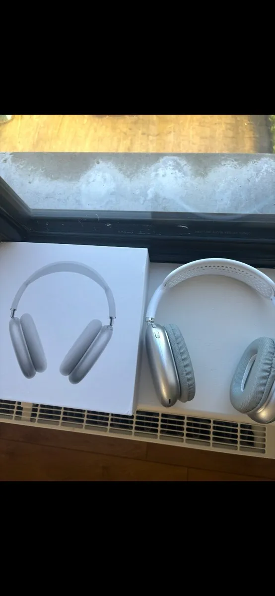 Apple Airods Max Headphones - Image 1