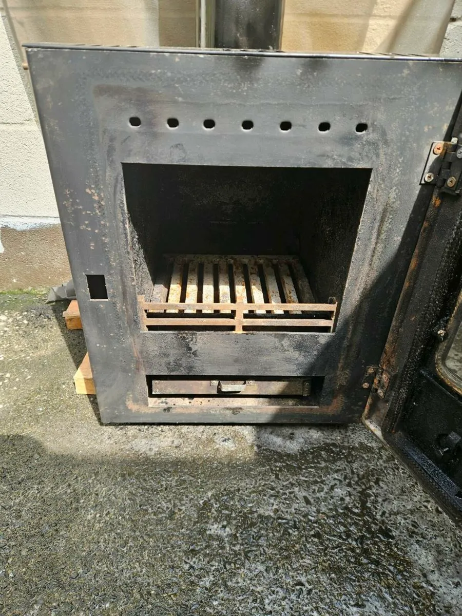 Henly inset multi fuel stove - Image 3