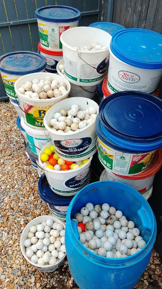 RARE CHEAP OLD GOLF BALLS - 200 @ €20 - Image 1