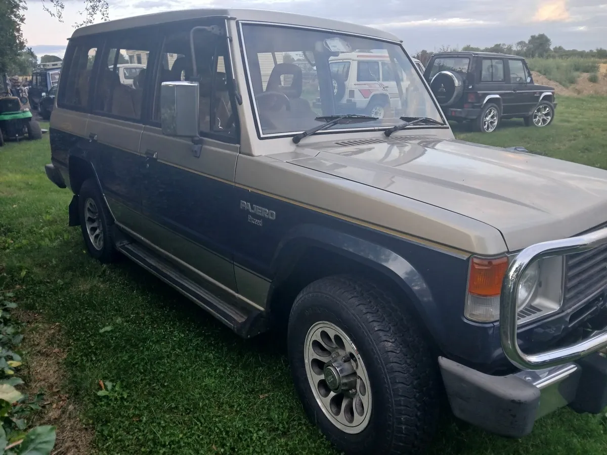 Mitsubishi Pajero 1988 - Image 1