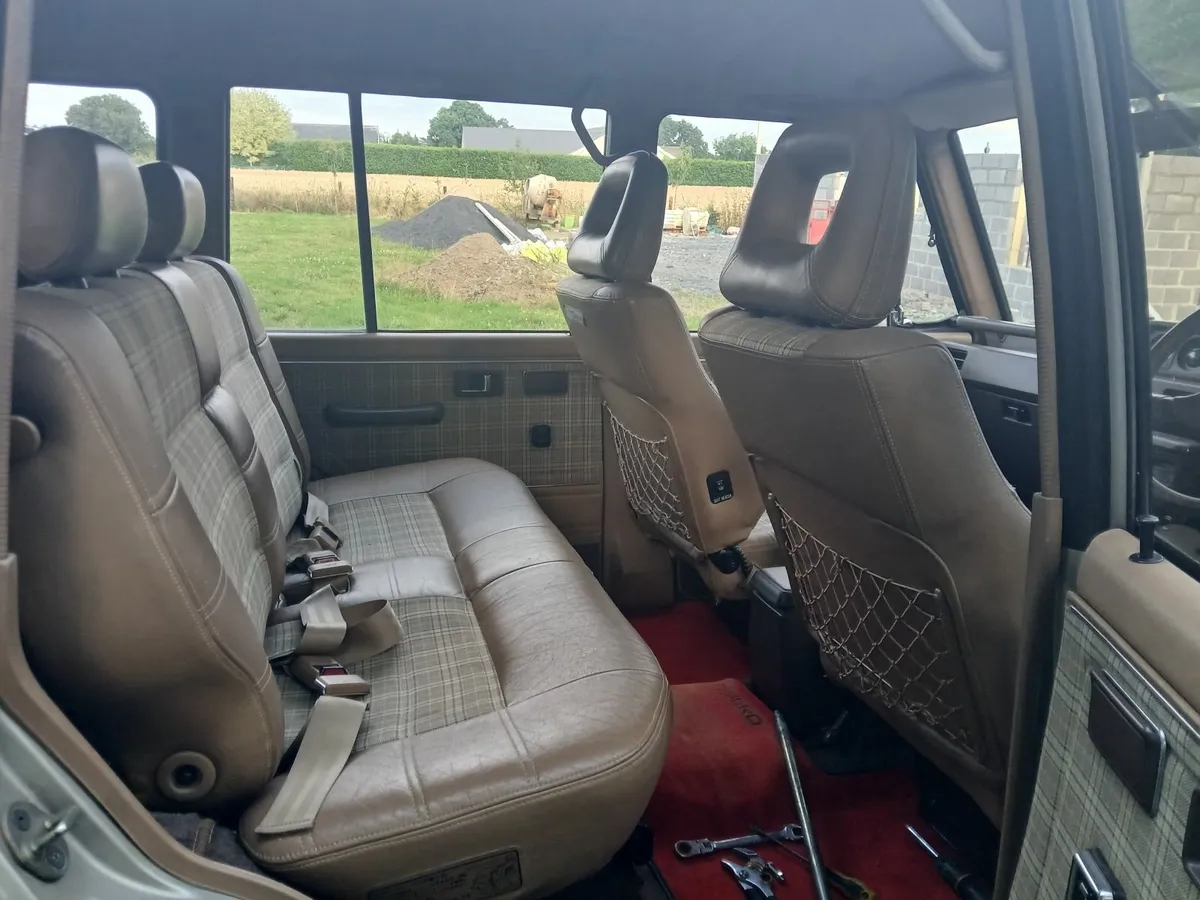 Mitsubishi Pajero 1988 - Image 2