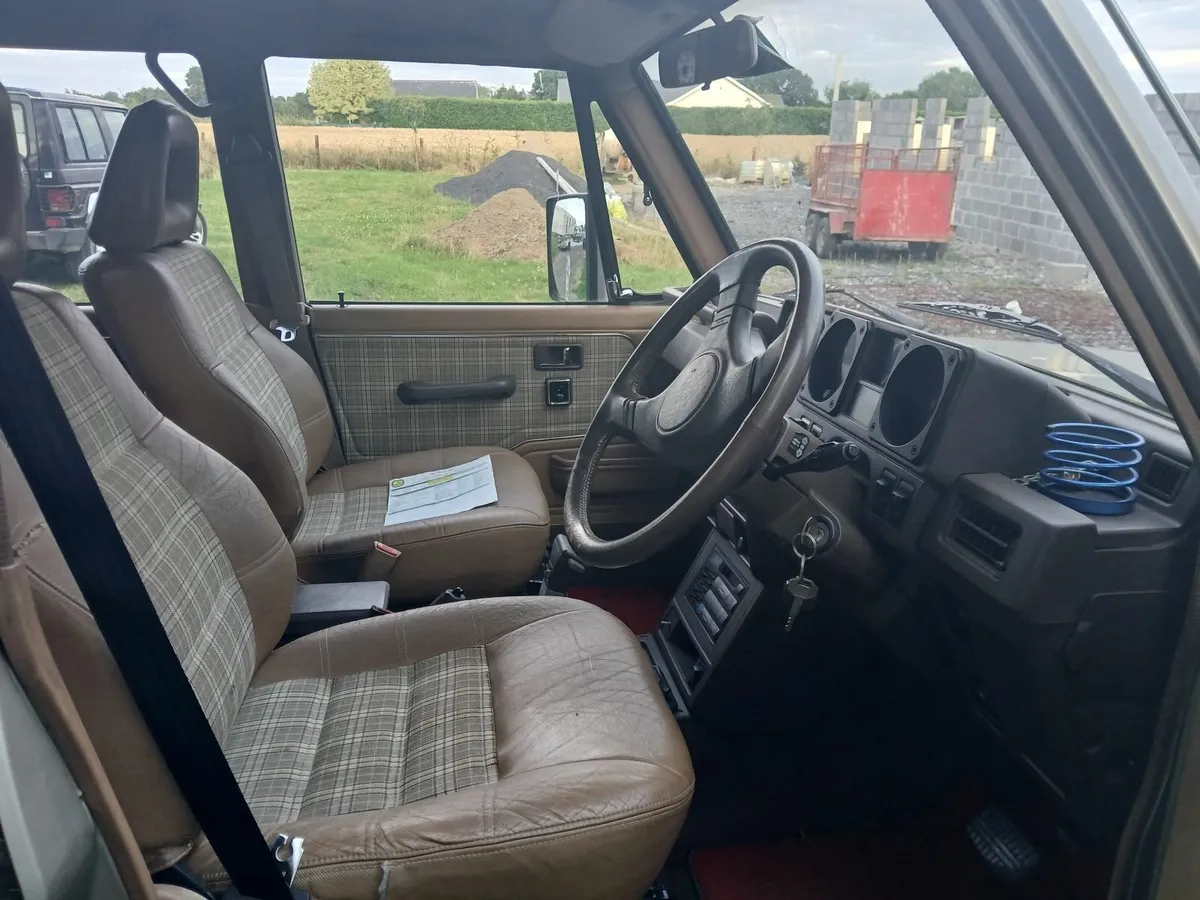 Mitsubishi Pajero 1988 - Image 4