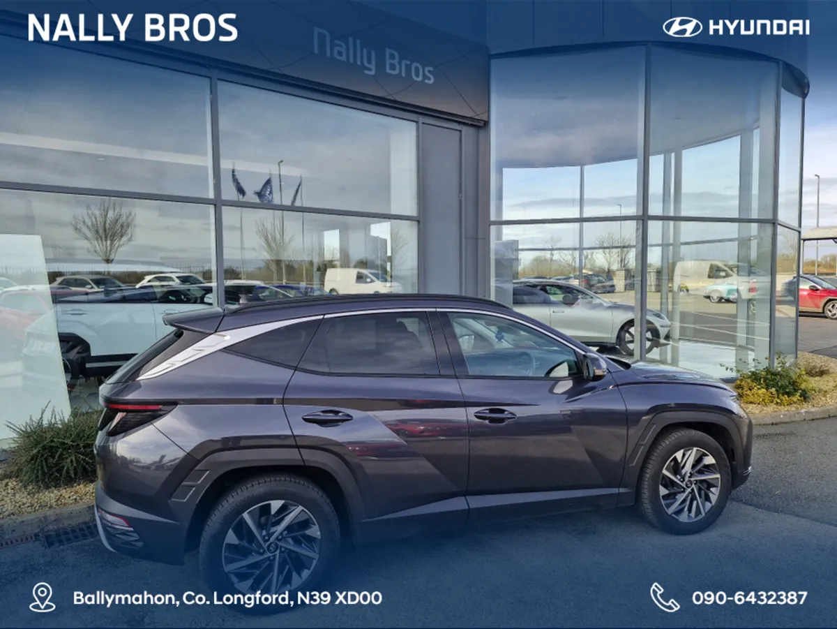 Hyundai Tucson IX35 EXECUTIVE PLUS DIESEL 5 5DR - Image 2