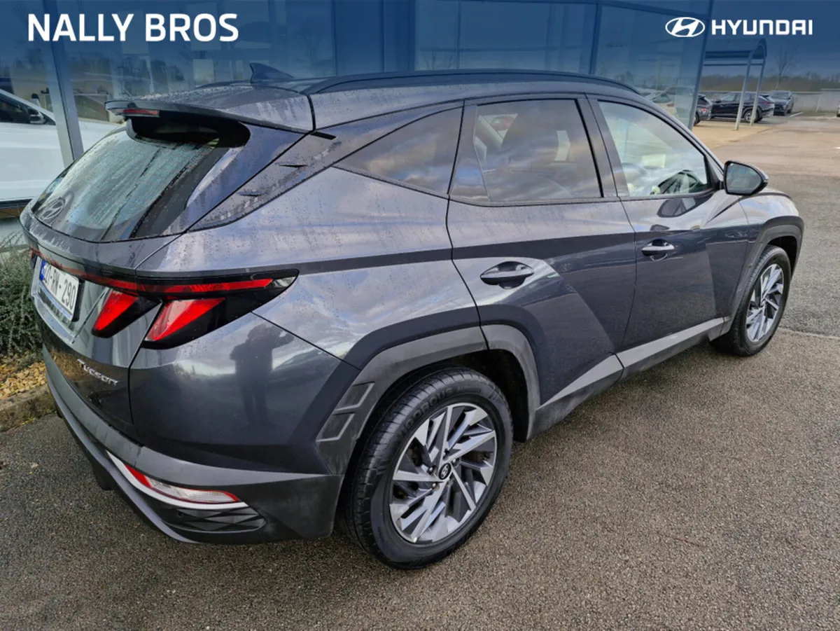 Hyundai Tucson IX35 EXECUTIVE 5DR - Image 2