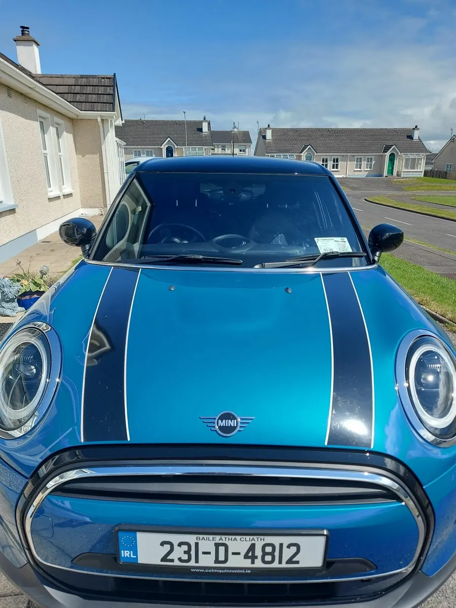 Mini Cooper 2023 - Image 1