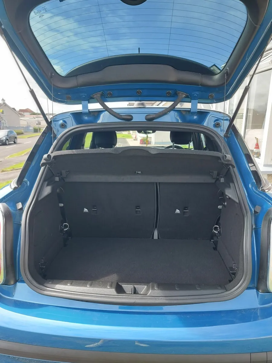 Mini Cooper 2023 - Image 3
